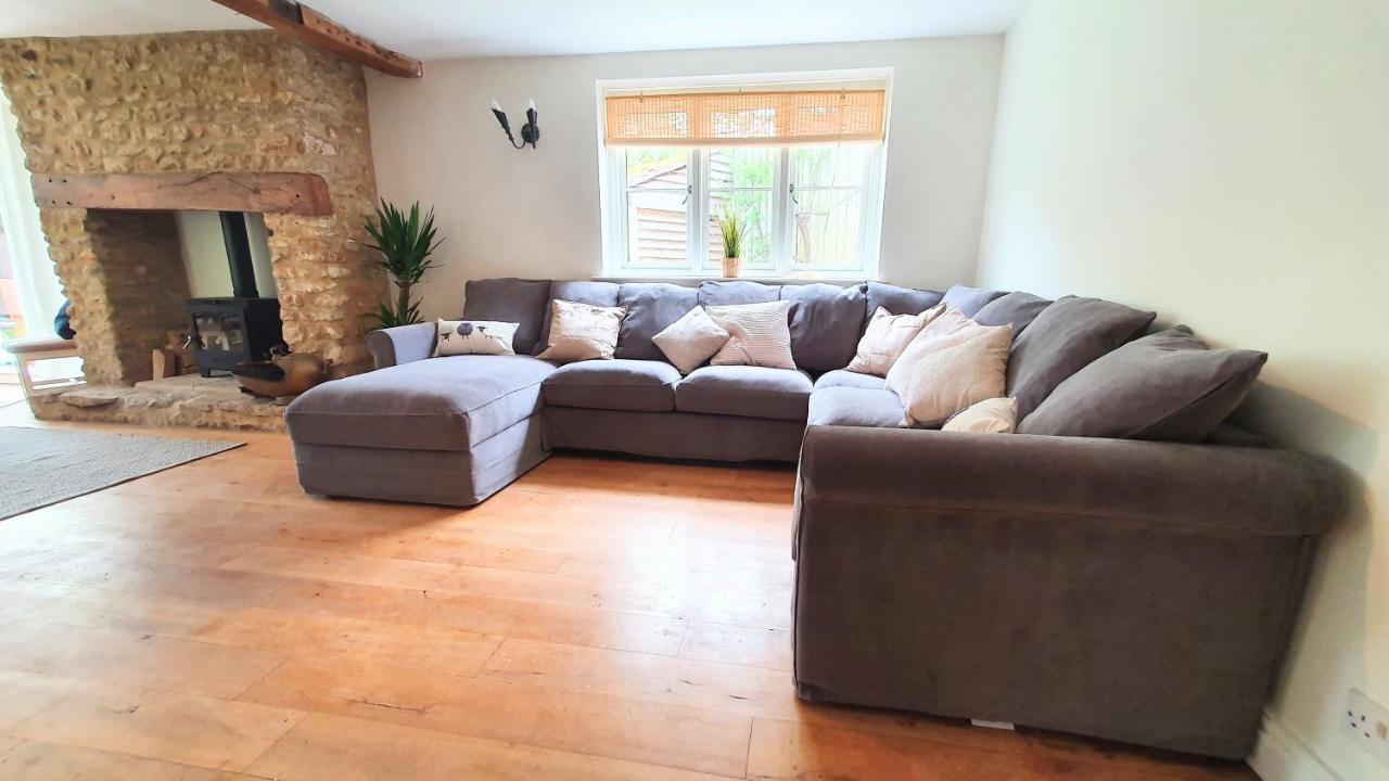 Glenfield Cottage - Secluded Luxury Deep In The Oxfordshire Countryside Wilcote ภายนอก รูปภาพ