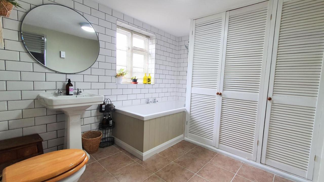 Glenfield Cottage - Secluded Luxury Deep In The Oxfordshire Countryside Wilcote ภายนอก รูปภาพ