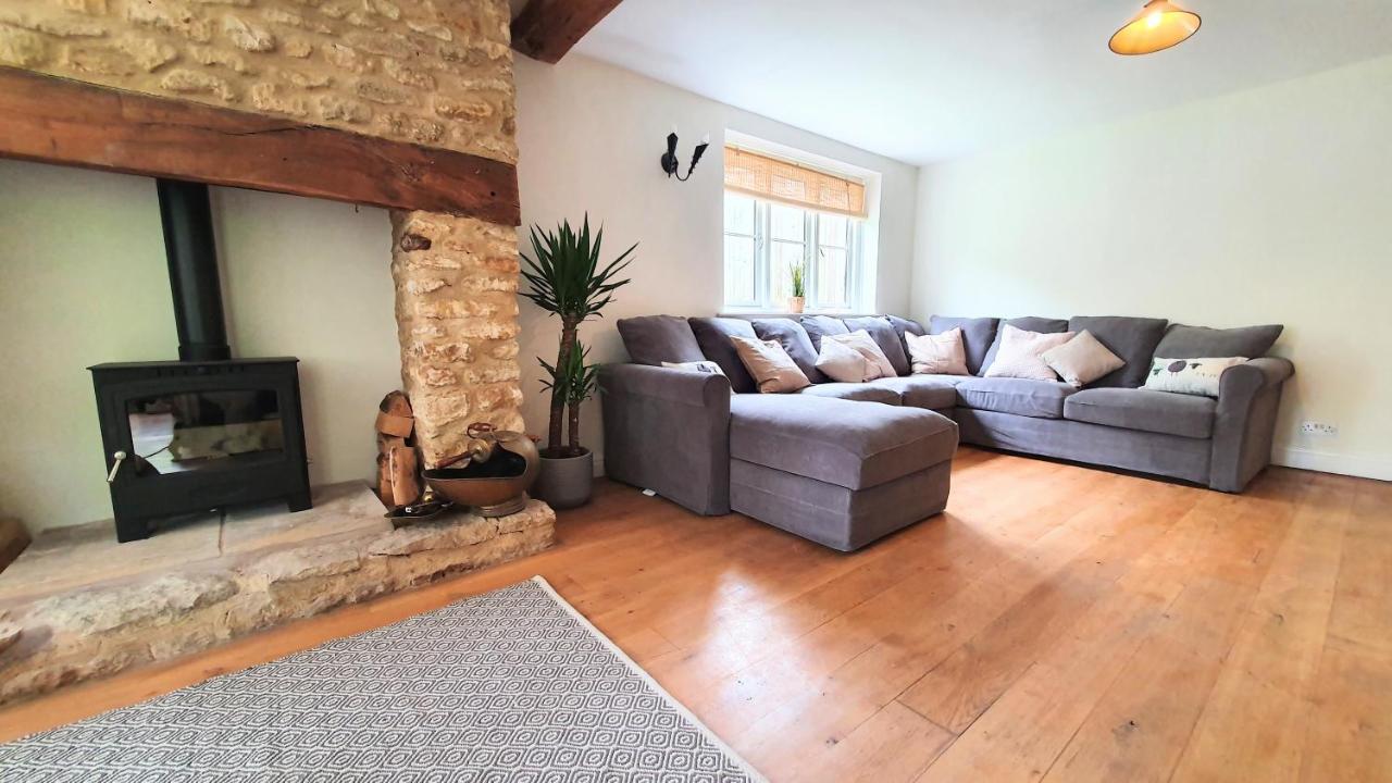 Glenfield Cottage - Secluded Luxury Deep In The Oxfordshire Countryside Wilcote ภายนอก รูปภาพ